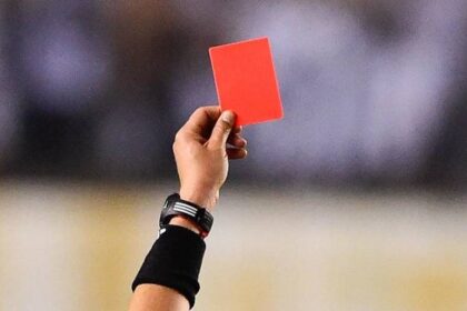 Cartão Vermelho no Futebol: Entenda Suas Implicações e Regras
