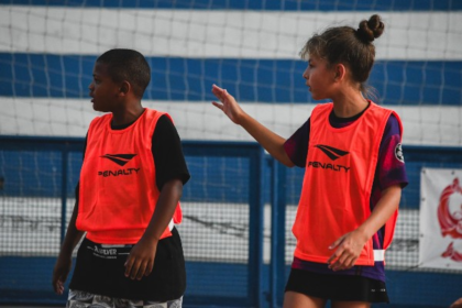 Guia Completo para Iniciantes no Futebol: Como Começar Com o Pé Direito