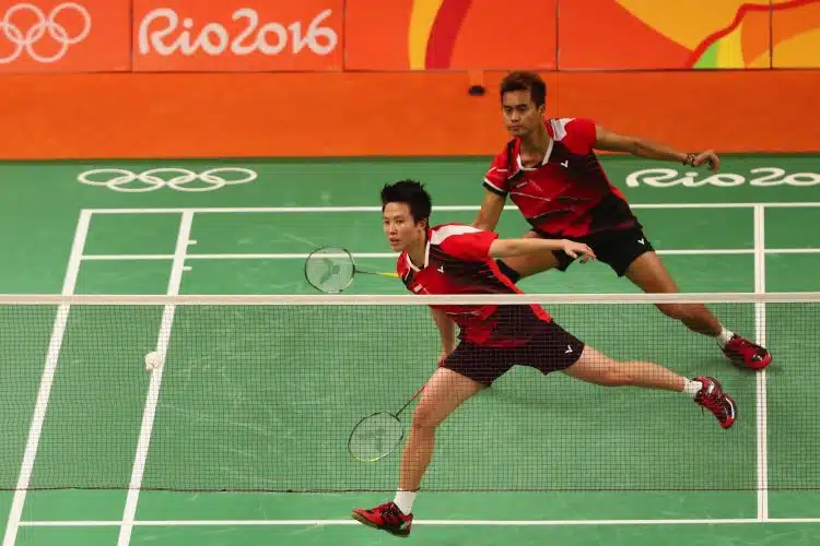 A Importância do Serviço no Badminton: Estratégias e Técnicas