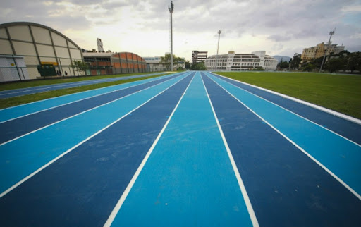 As Melhores Pistas de Atletismo Cobertas para Treinamento e Competições