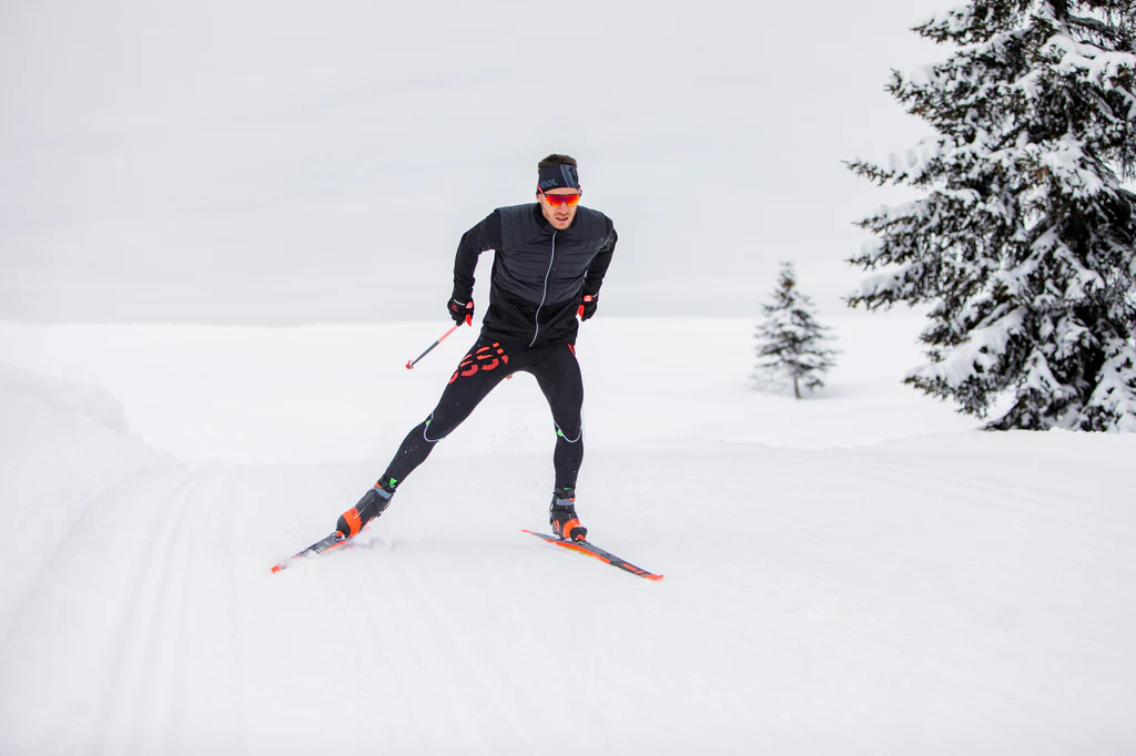 Esqui Alpino vs. Esqui Cross-Country: Qual é o Melhor para Você?