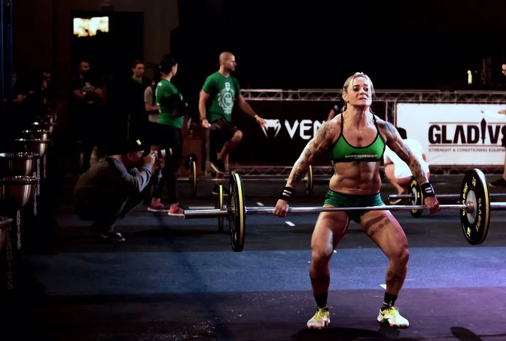 CrossFit Feminino: Desafios e Conquistas no Esporte
