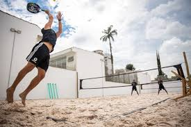 Os Melhores Lugares para Jogar Tênis de Praia
