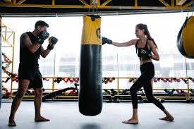 Treinamento de Força para Boxeadores: Estratégias e Benefícios