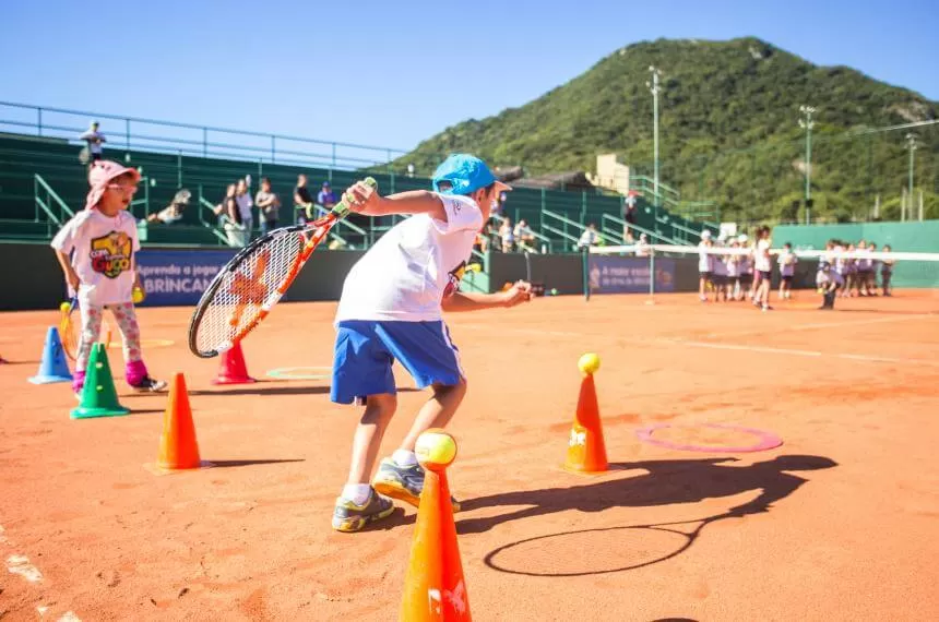 Tênis e Desenvolvimento: Como o Esporte Transforma Vidas